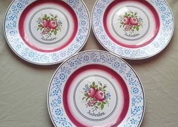 Trzy ręcznie malowane, półgłębokie talerze fajansowe. Niemcy, I połowa XXw,