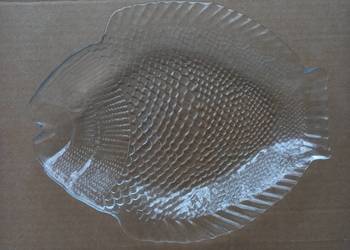 Szklany talerz, patera w kształcie ryby