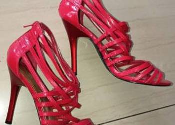 Czerwone Sandały Gladiator/Szpilki Lakierowane – rozmiar 39.