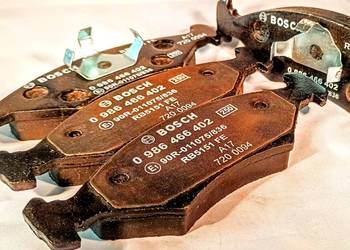 Klocki Hamulcowe Przód BOSCH 0986466402 FORD FIESTA MK3 ESCORT SIERRA