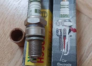 BOSCH 0 241 235 563 świeca zapłonowa