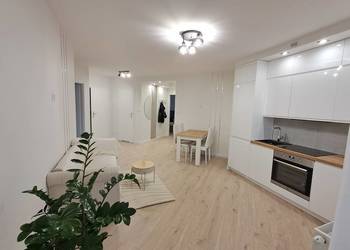 2007r., 4 pok., taras 36m2, bezpośrednio