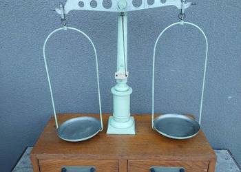 Stara waga szalkowa laboratoryjna 1kg 1953r dekoracja rekwizyt