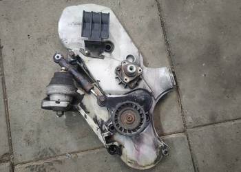 Osłona osłony rozrządu Audi A8 D2 4.2 3.7 V8 077 109 123 b 077 109 124