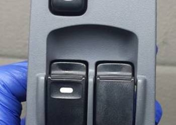 PANEL SZYB LEWY PRZÓD MITSUBISHI COLT VI 8608A076