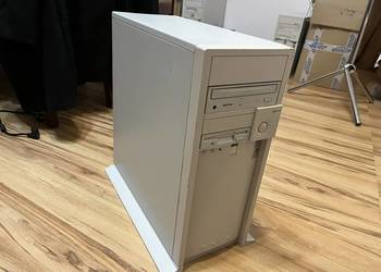 Zabytkowy komputer PC MaxData Artist Pentium II 350MHz