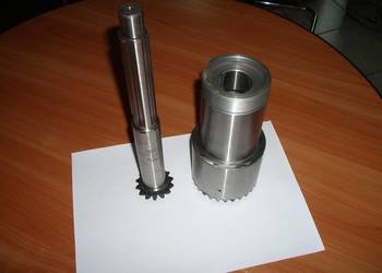 Wałek uzębiony do frezarki FWA41M, tuleja współpracująca z wałkiem