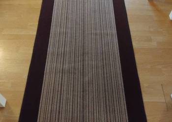 Sprzedam  chodnik brązowo  beżowy  w prążki  80×250 cm.