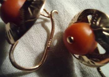 Złote kolczyki koral naturalny