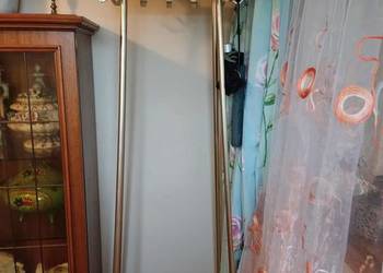 olbrzymi wieszak na ubrania