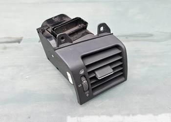 Kratka nawiewu prawa przód mercedes w210 2108301854