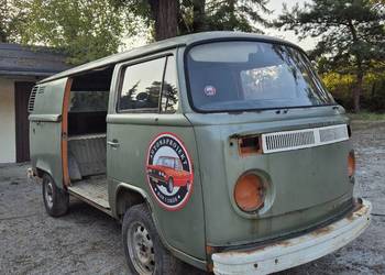 Volkswagen Transporter T2b VW ogórek westfalia kamper z 1978 roku