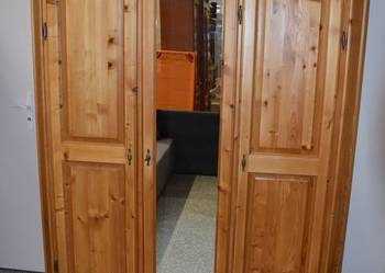 szafa z drewna sosnowego - jak nowa