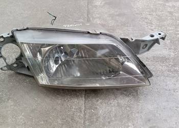 Lampa prawa przednia przód Mazda Premacy I
