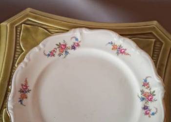 Wspaniały Rosenthal Pompadour.  W kolorze ecru.