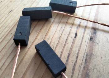 Szczotka węglowa 5,2 x 6 mm przewód z czoła na środku
