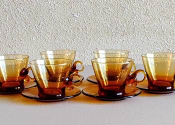 Filiżanki ze spodkami miodowe PRL - 6 sztuk