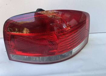 AUDI A3 PRAWA LAMPA TYŁ 8P0945096