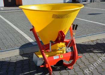 Rozsiewacz do nawozów do sadu sadowniczy Lejek Dowóz