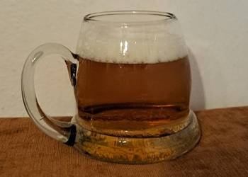 duże szklane kufle do piwa z Niemiec