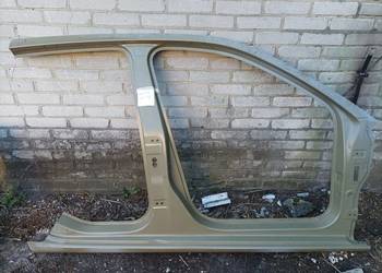 Skoda scala próg prawy że slupkami