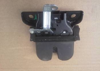 Audi A3 8L  zamek klapy tył 8L0827505E