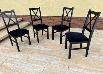 Krzesła tapicerowane drewniane czarne krzyżaki stół jadalnia kuchnia