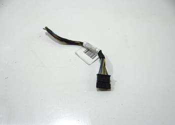 KOSTKA WTYCZKA LAMPY TYŁ W BŁOTNIK BMW E92