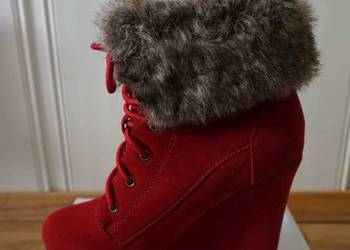 Czerwone koturny botki sznurowane na koturnie 36