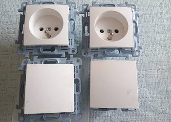 Gniazdko pojedyncze z uziemieniem,włącznik SIMON 10