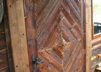 Drzwi ze starego drewna na wymiar.