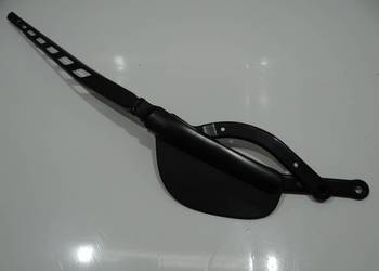 RAMIĘ WYCIERACZKI PRZÓ BMW E60 E61 LCI 7035103