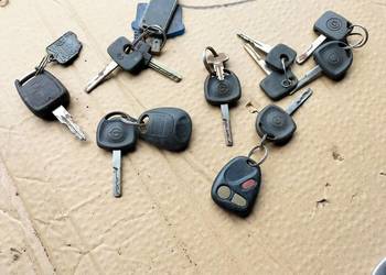 OPEL ZAFIRA OMEGA ASTRA VECTRA KLUCZYK KLUCZYKI ZAMKA BAGAŻNIKA STACYJKI