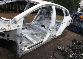 PRÓG SŁUPEK LEWY BOK 040 AVENSIS T27 T29 KOMBI