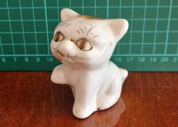 figurka porcelanowa kota