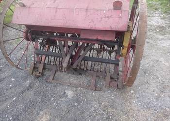 Siewnik zbożowy 13 lejków
