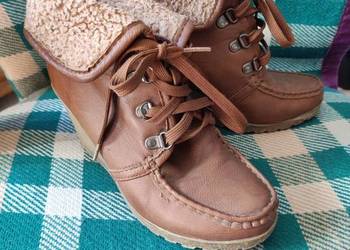 camel botki buty  trzewiki półbuty kozaki na koturnie z wywijanym kożus