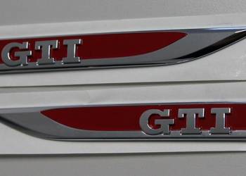 NOWY przyklejany znaczek GTI para czerwony emblemat