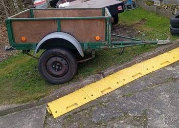 Sprzedam przyczepkę samochodową 142/102/40cm. Bez prawa do rejestracji.