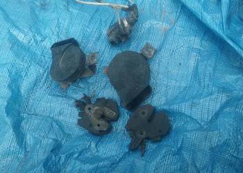 Volvo V70 02r zamek maski komplet