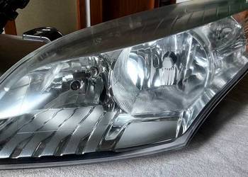 sprzedam przednie reflektory renault megane3 z 2010r sprzedam przednie reflektory renault megane3 z 2010r