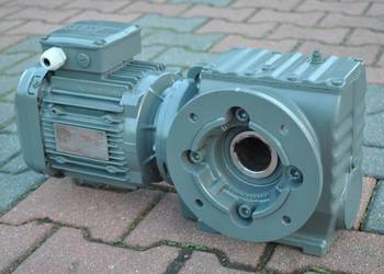 Motoreduktor kątowy 1.1kw. 31obr./min.. Firmy SEW