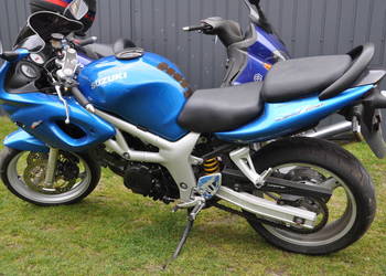 Suzuki vs i piaggio x 9
