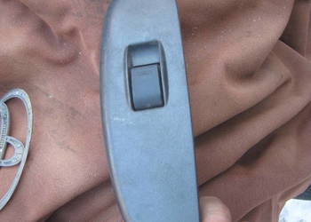 Przełącznik szyby prawy przedni prawy przód Toyota Yaris I 99-