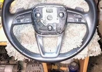 Skórzana trzy ramienna kierownica zi lopatkami Q7 4m