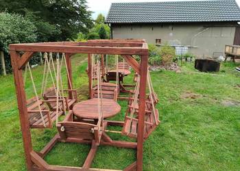 Huśtawki ogodowa plażowa  ze stolem  do knajp restauracje