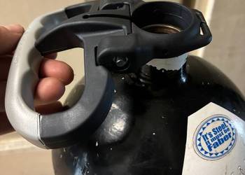 Uchwyt rączka do butli w kolorze czarno-szarym