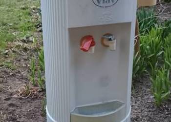 Dystrybutor zimnej i ciepłej wody