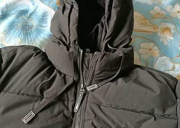 Kurtka zimowa The North Face - ciepła i wygodna, odpinany kaptur, rozmiar S