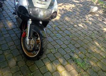 Suzuki GSX srad